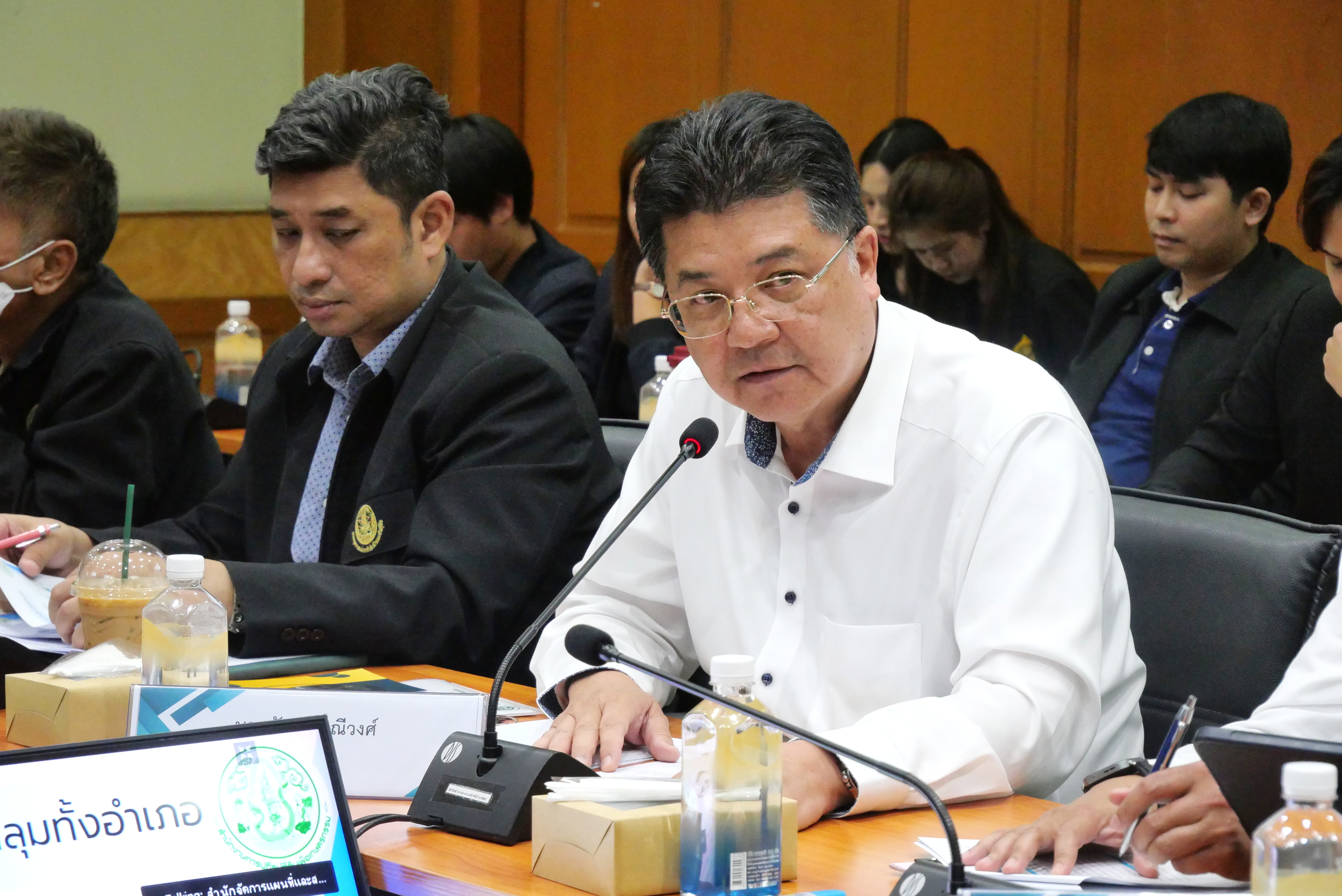 title - ส.ป.ก.ร่วมประชุมคณะทำงานเร่งรัดการปรับปรุงแนวเขตปฏิรูปที่ดินที่ประกาศเขตปฏิรูปที่ดินครอบคลุมทั้งอำเภอให้คงเหลือเฉพาะเขตดำเนินการปฏิรูปที่ดิน โดยใช้ผลจากการปรับปรุงแผนที่แนวเขตที่ดินของรัฐแบบบูรณาการ มาตราส่วน 1 : 4000 (One Map) 122 อำเภอ 21 จังหวัด 